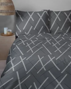 Komplet pościeli grafitowej z satyny bawełnianej 220x200 geometryczny wzór Home Satin