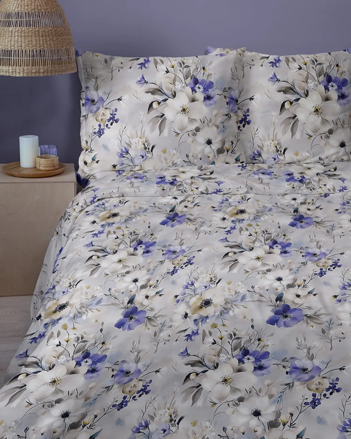 Komplet pościeli Home Satin z satyny bawełnianej 160x200 w fioletowe i kremowe kwiaty