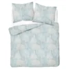 Komplet pościeli Home Satin z satyny bawełnianej jasnoniebieska 220x200 w leśny wzór