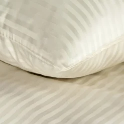 Komplet pościeli z adamaszku 160x200 kremowej