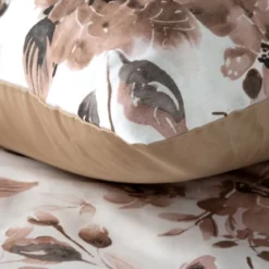 Komplet pościeli z bawełny satynowej Spring 220x200 beżowe, brązowe i pudrowe kwiaty