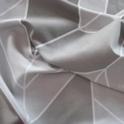 Komplet pościeli z bawełny satynowej geometryczny wzór 160x200 Nitta